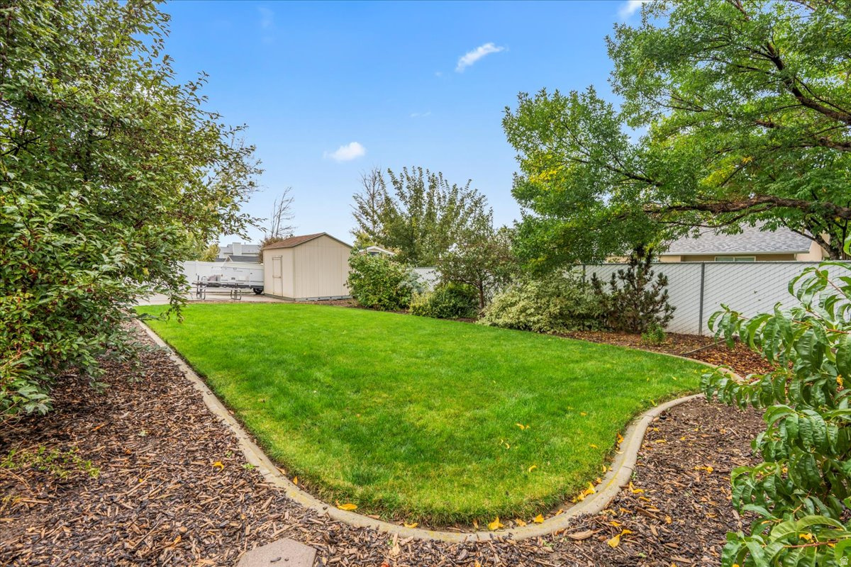 PEBBLEWOOD - Residential