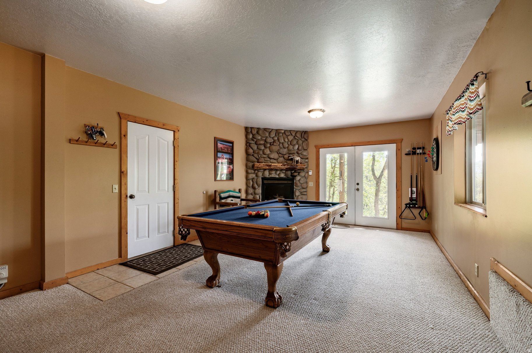SPRING MOUNTAIN RANCHETTES - Residential