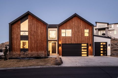 Photo of 4945 N VIALETTO WAY, Lehi, UT 84043 (MLS # 2133768)