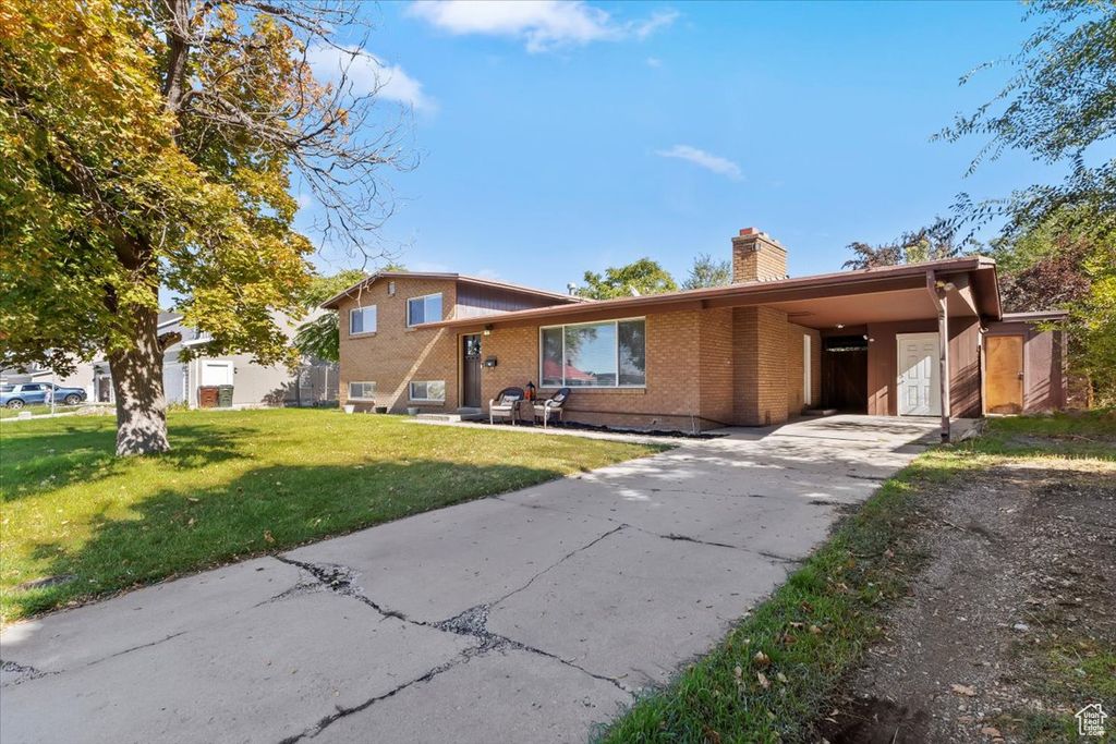 Photo of 698 N BROOK AVE E, Tooele, UT 84074 (MLS # 2118395)