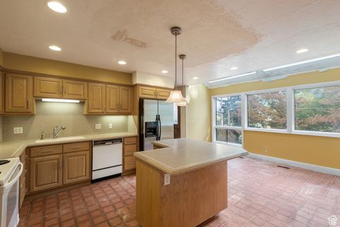 Tiny photo for 465 S TOWERS DR, Salem, UT 84653 (MLS # 2116902)