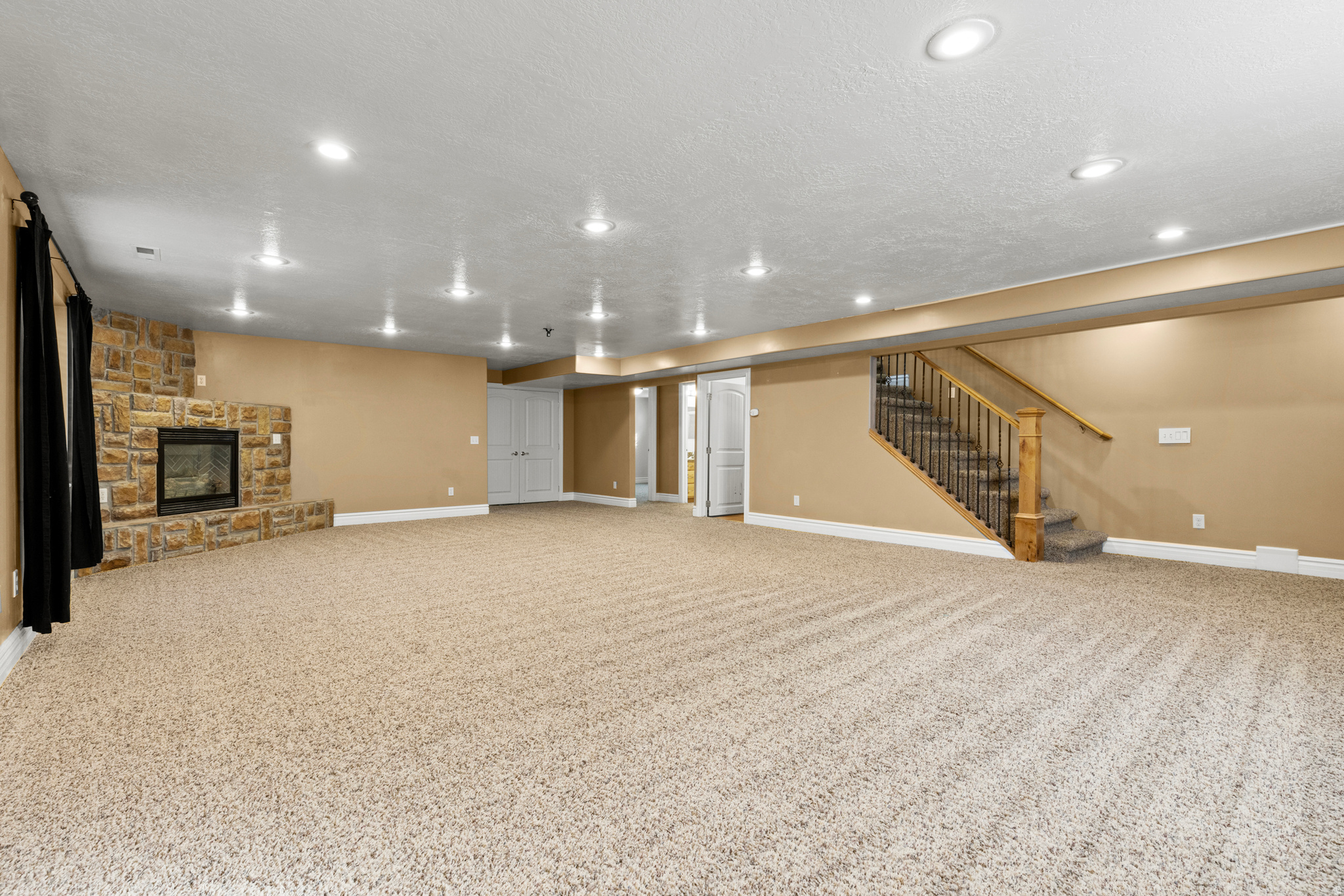 ROCKWELL ESTATES - Residential