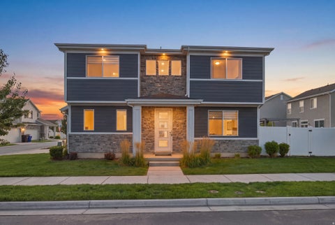 Photo of 2104 W 3360 S, Syracuse, UT 84075 (MLS # 2183300)
