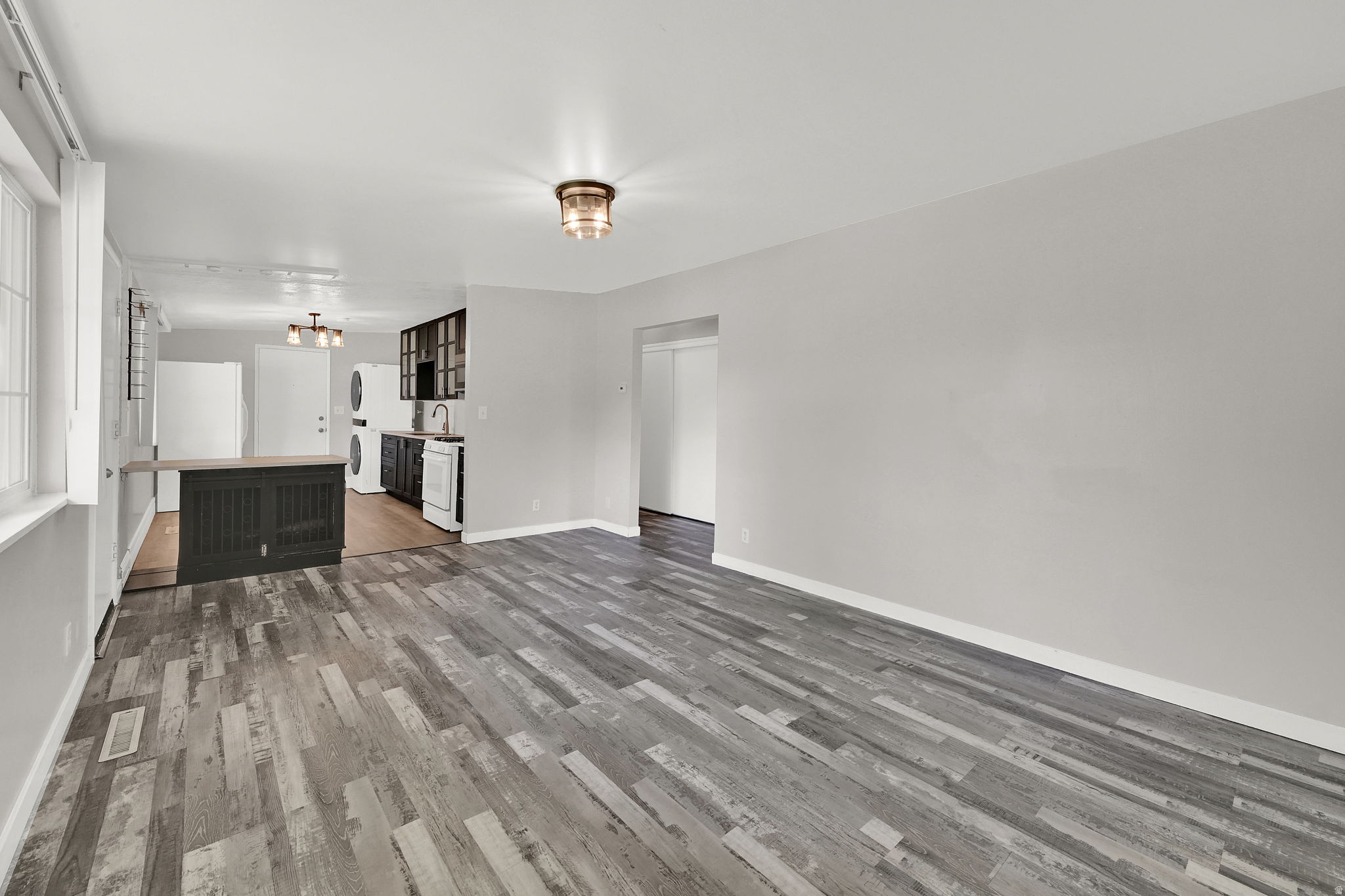 RON-CLARE VILLAGE NO - Residential