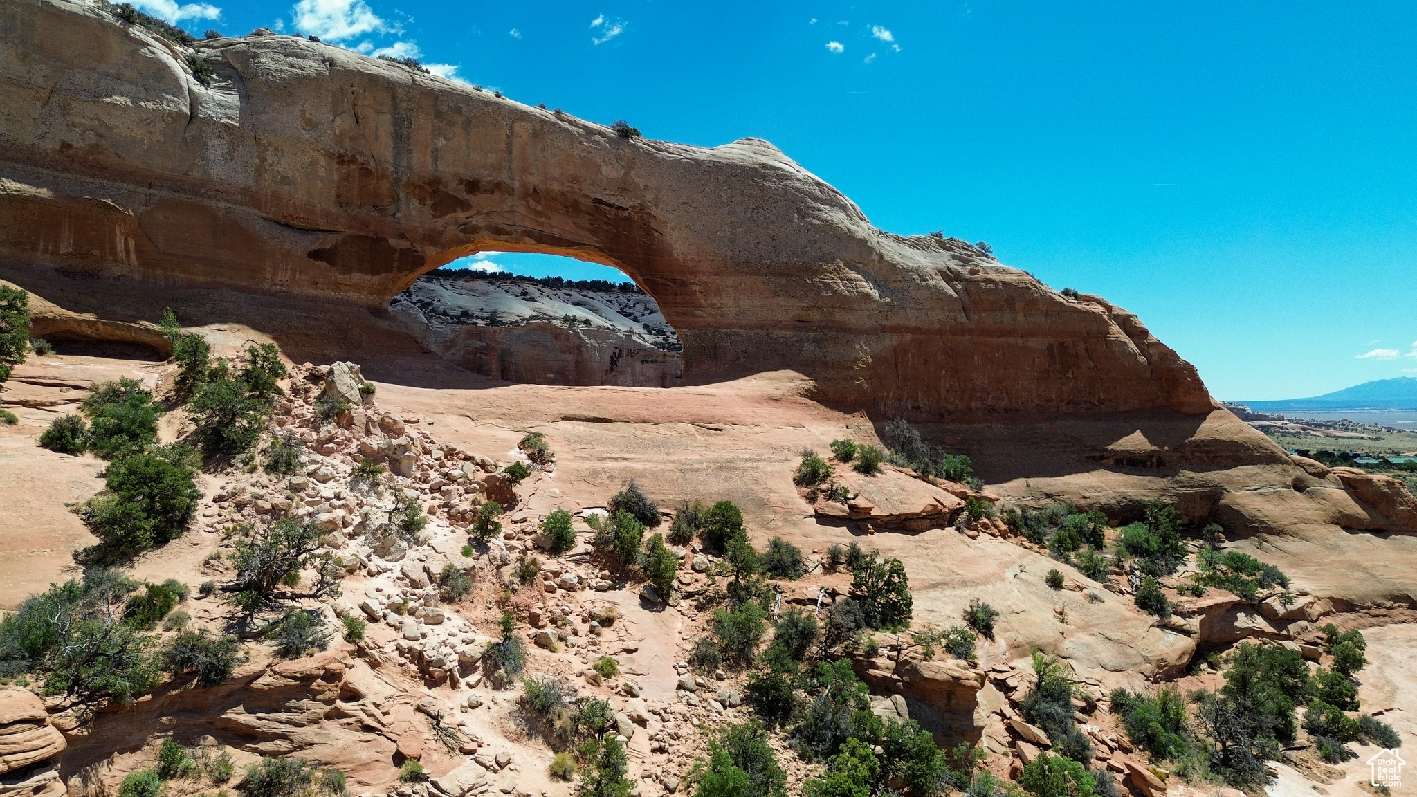 WILSON ARCH - Land
