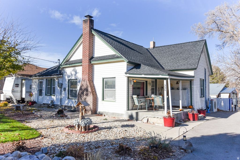 Photo of 336 W CHERRY ST S, Grantsville, UT 84029 (MLS # 2124541)
