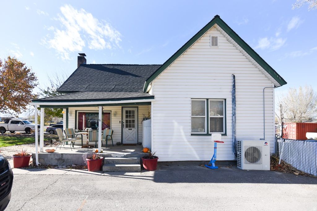 Photo of 336 W CHERRY ST S, Grantsville, UT 84029 (MLS # 2124541)