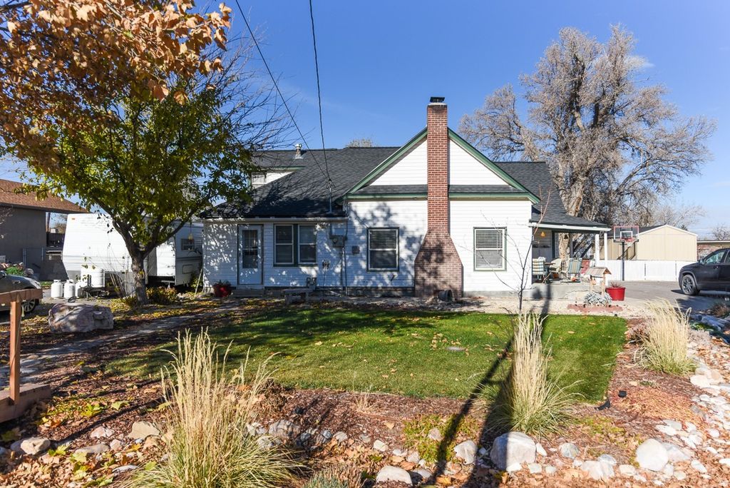 Photo of 336 W CHERRY ST S, Grantsville, UT 84029 (MLS # 2124541)