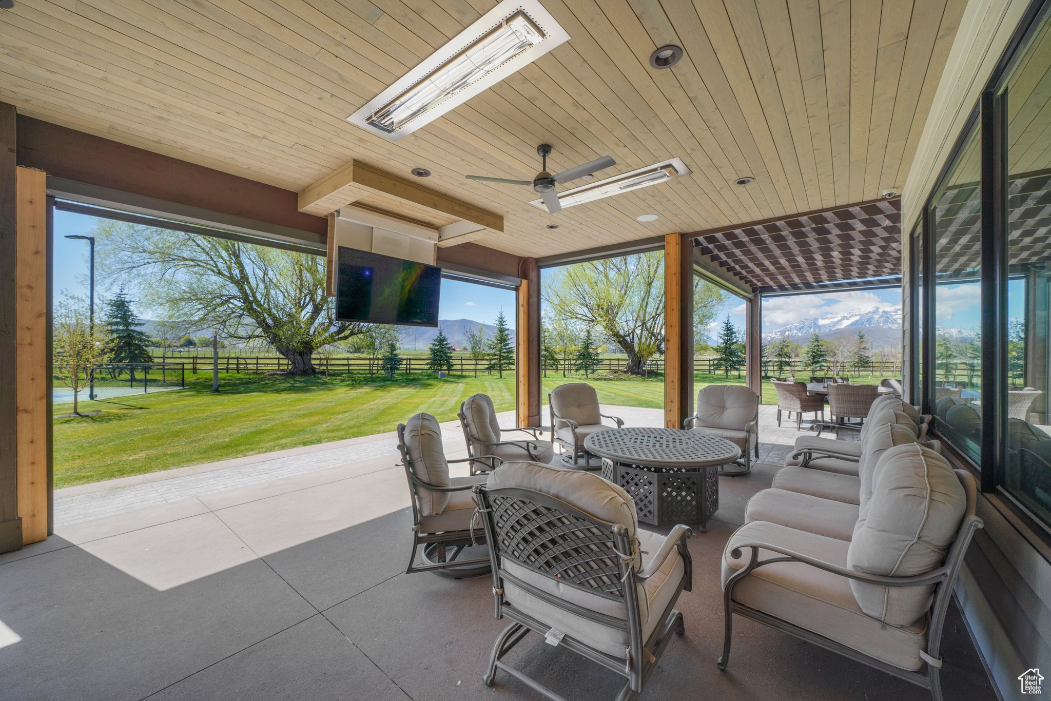 Heber City, Utah 84032, United States, 7 Bedrooms Bedrooms, ,6 BathroomsBathrooms,Residential,Active,77041