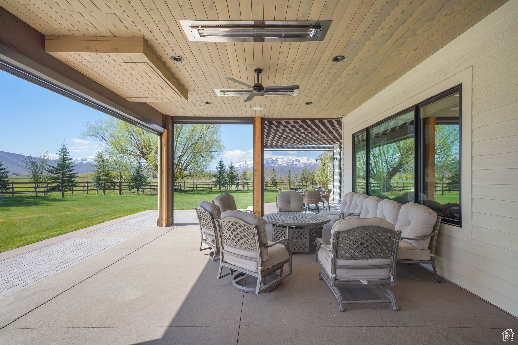 Heber City, Utah 84032, United States, 7 Bedrooms Bedrooms, ,6 BathroomsBathrooms,Residential,Active,77041