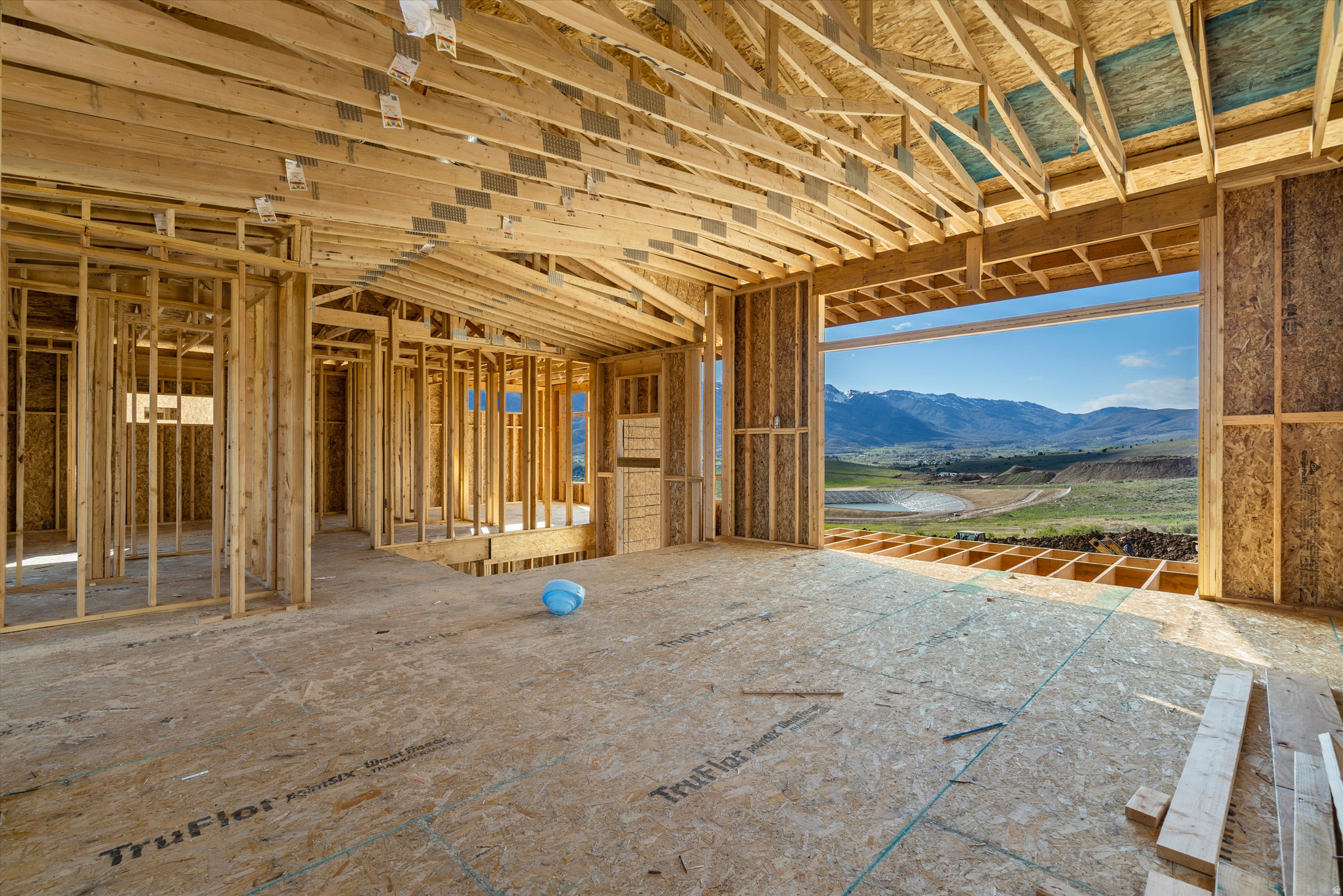 THE BRIDGES - Residential