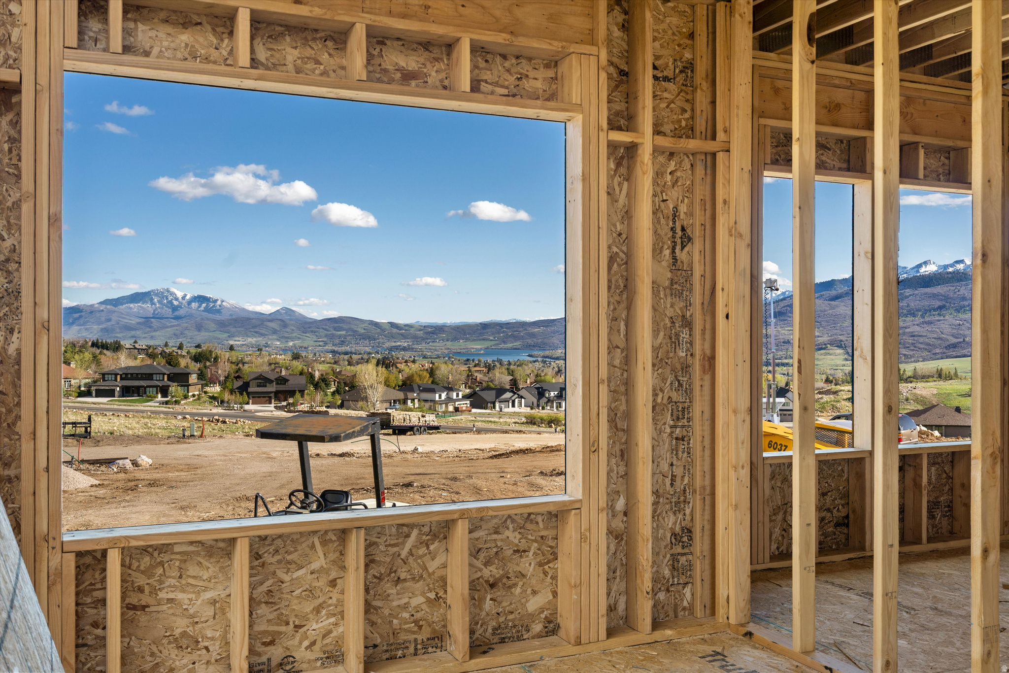 THE BRIDGES - Residential