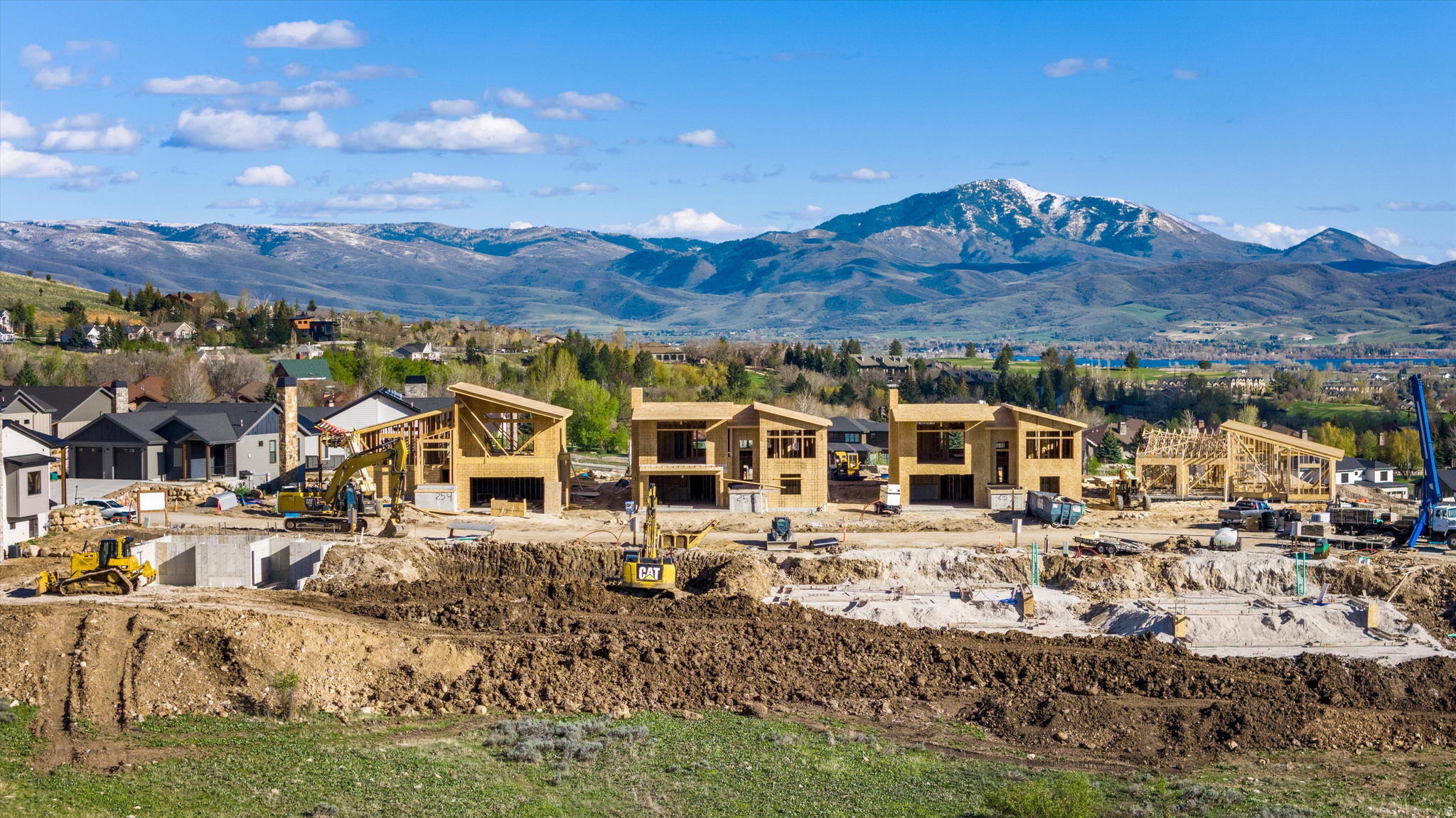 THE BRIDGES - Residential