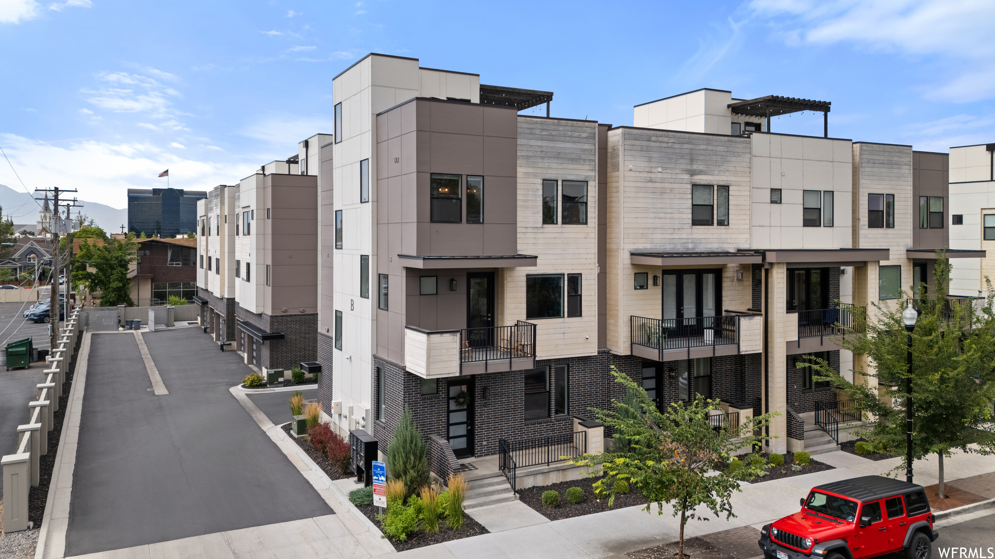 250 I STREET - Residential