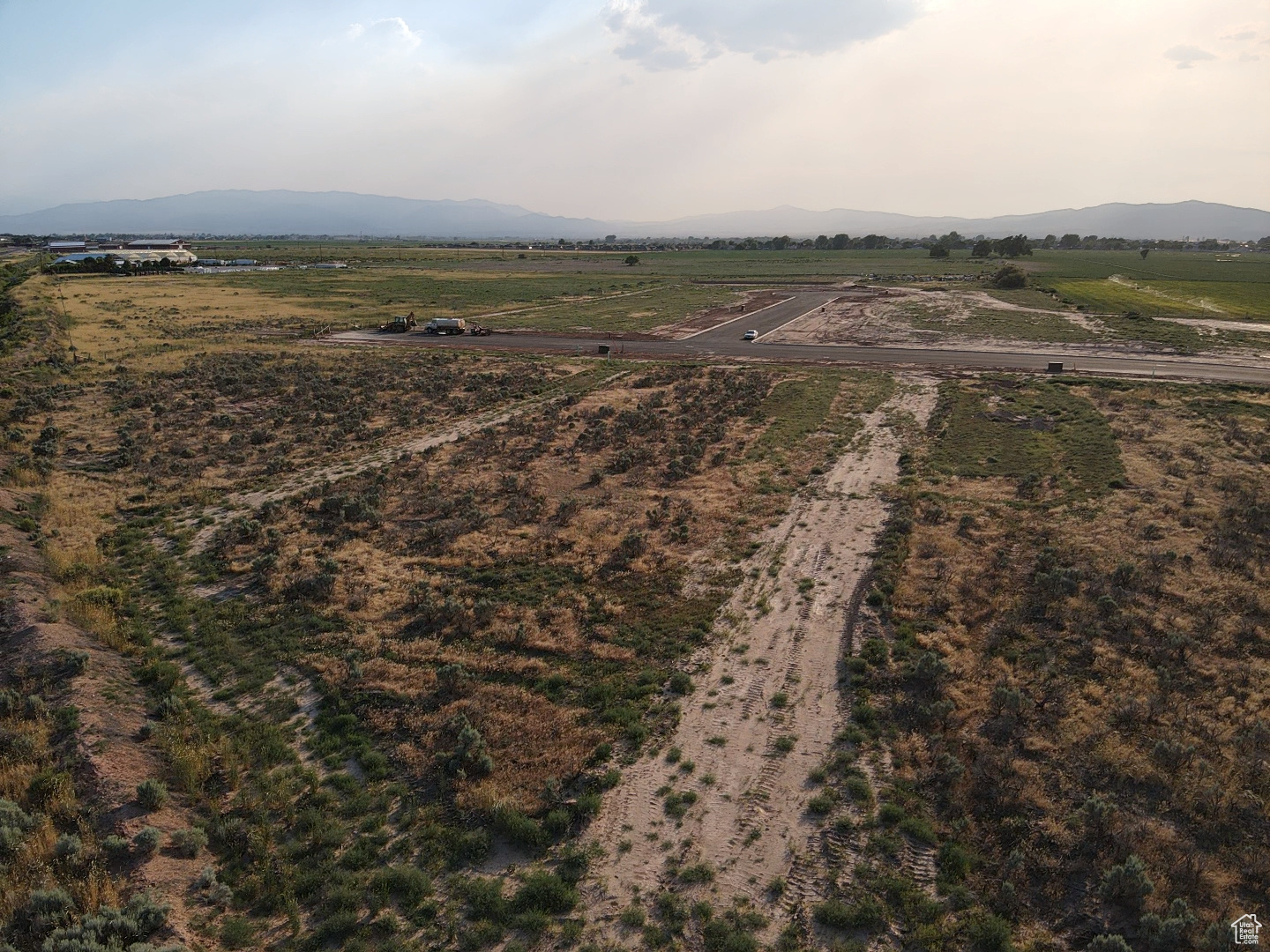 DIAMONTI INDUSTRIAL - Land