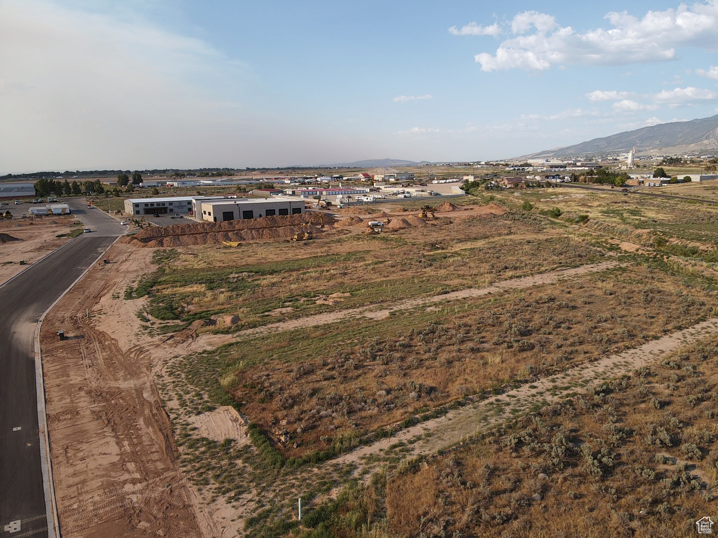 DIAMONTI INDUSTRIAL - Land