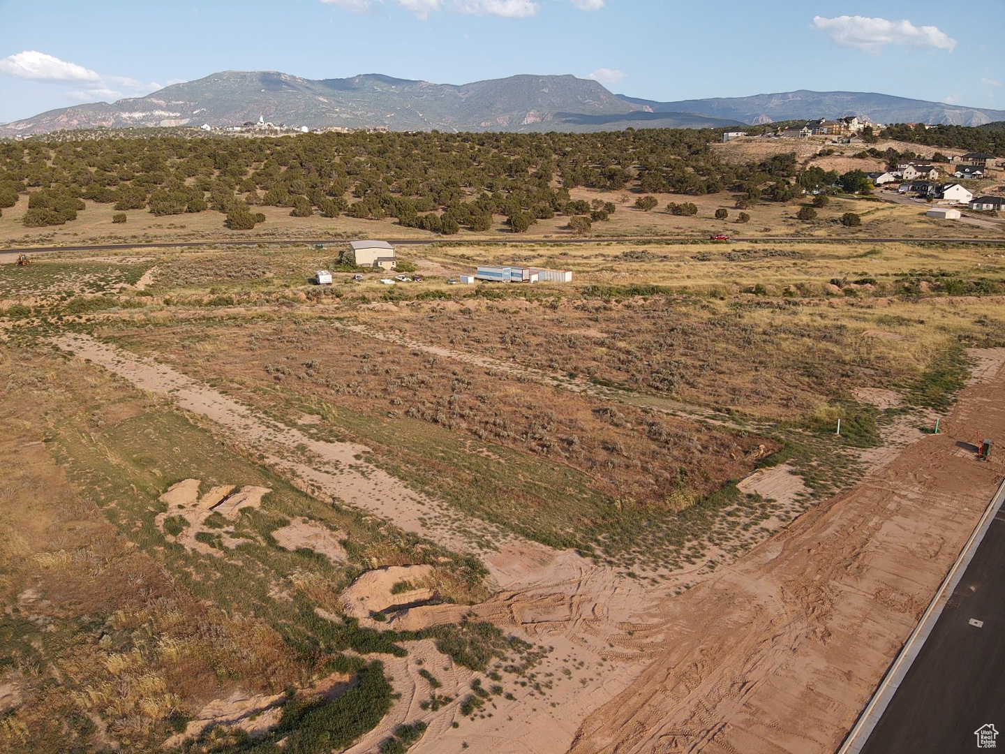 DIAMONTI INDUSTRIAL - Land