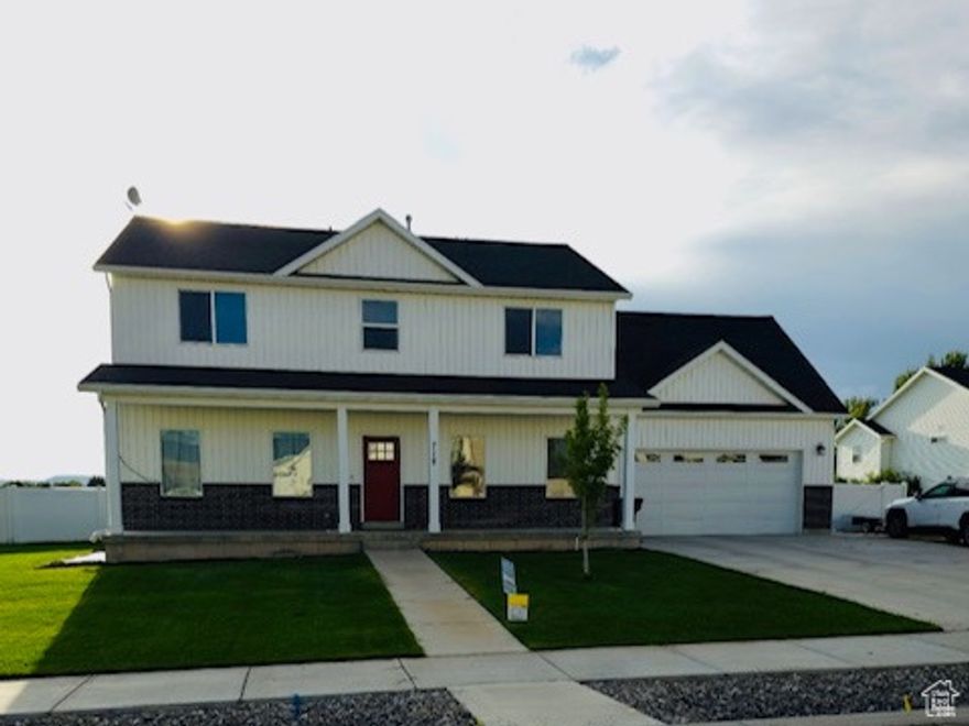 MOTIVATED SELLER! Seller will pay closing costs! Price Reduced! Like New 2 Story, only 5 years old with all the perks, finishes and extras you've dreamed about. Custom home in the most favorite neighborhood in Preston, Idaho. 5 Bedrooms, 2.5 Baths, 2 Family Rooms, Popular kitchen design/island plan, granite, stainless steel appliances and walk in pantry. Oversized 624 sf 2 car garage, fully fenced with sprinkling system and secondary water. Huge open front porch and back patio. Immaculate Condition! Could be exactly the home you've been looking for. Come take a peek !