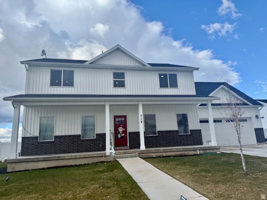 MOTIVATED SELLER! Seller will pay closing costs! Price Reduced! Like New 2 Story, only 5 years old with all the perks, finishes and extras you've dreamed about. Custom home in the most favorite neighborhood in Preston, Idaho. 5 Bedrooms, 2.5 Baths, 2 Family Rooms, Popular kitchen design/island plan, granite, stainless steel appliances and walk in pantry. Oversized 624 sf 2 car garage, fully fenced with sprinkling system and secondary water. Huge open front porch and back patio. Immaculate Condition! Could be exactly the home you've been looking for. Come take a peek !