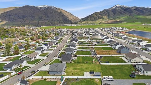 Tiny photo for 460 E 535 S, Hyrum, UT 84319 (MLS # 2154633)