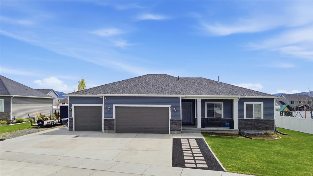 Photo of 460 E 535 S, Hyrum, UT 84319 (MLS # 2154633)