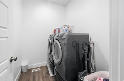 Tiny photo for 460 E 535 S, Hyrum, UT 84319 (MLS # 2154633)