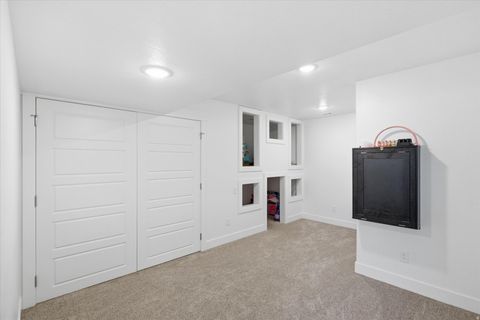 Tiny photo for 460 E 535 S, Hyrum, UT 84319 (MLS # 2154633)
