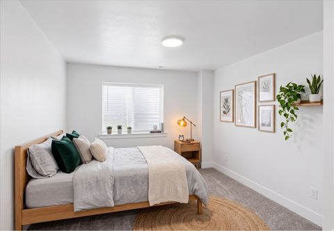 Tiny photo for 460 E 535 S, Hyrum, UT 84319 (MLS # 2154633)
