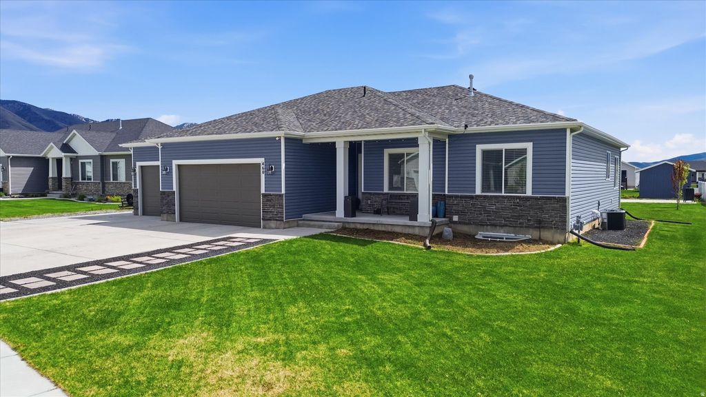 Photo of 460 E 535 S, Hyrum, UT 84319 (MLS # 2154633)