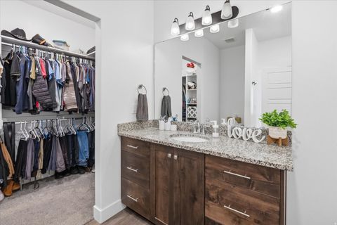 Tiny photo for 460 E 535 S, Hyrum, UT 84319 (MLS # 2154633)