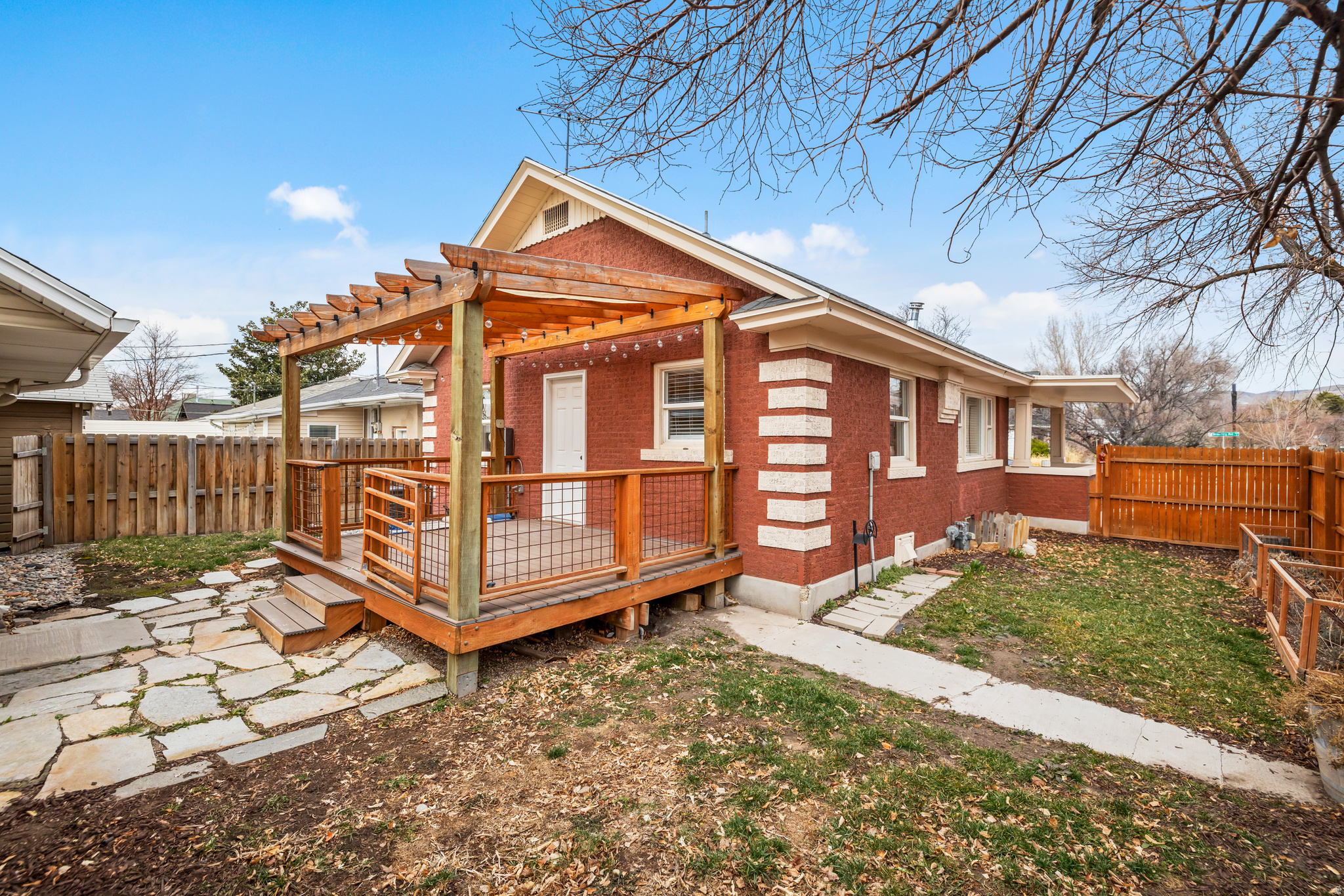 ROBERTIE PLACE - Residential