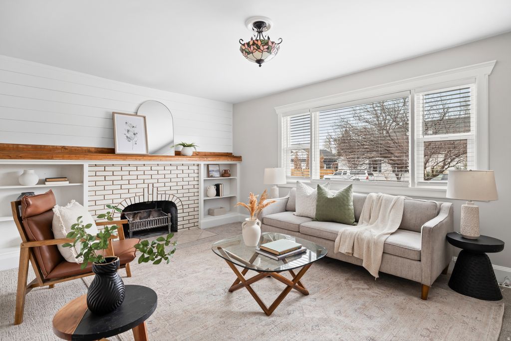 Photo of 586 E BROWNING AVE, Salt Lake City, UT 84105 (MLS # 2136781)