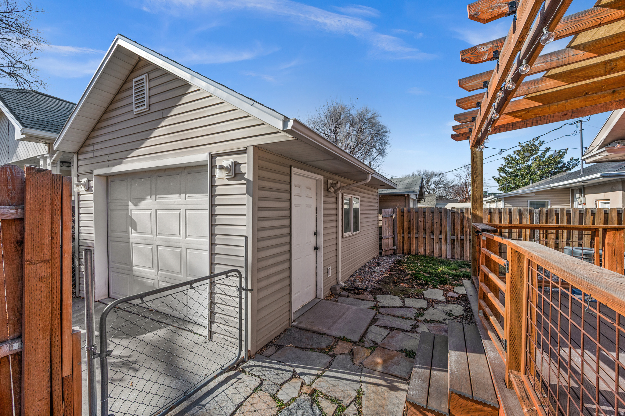 ROBERTIE PLACE - Residential