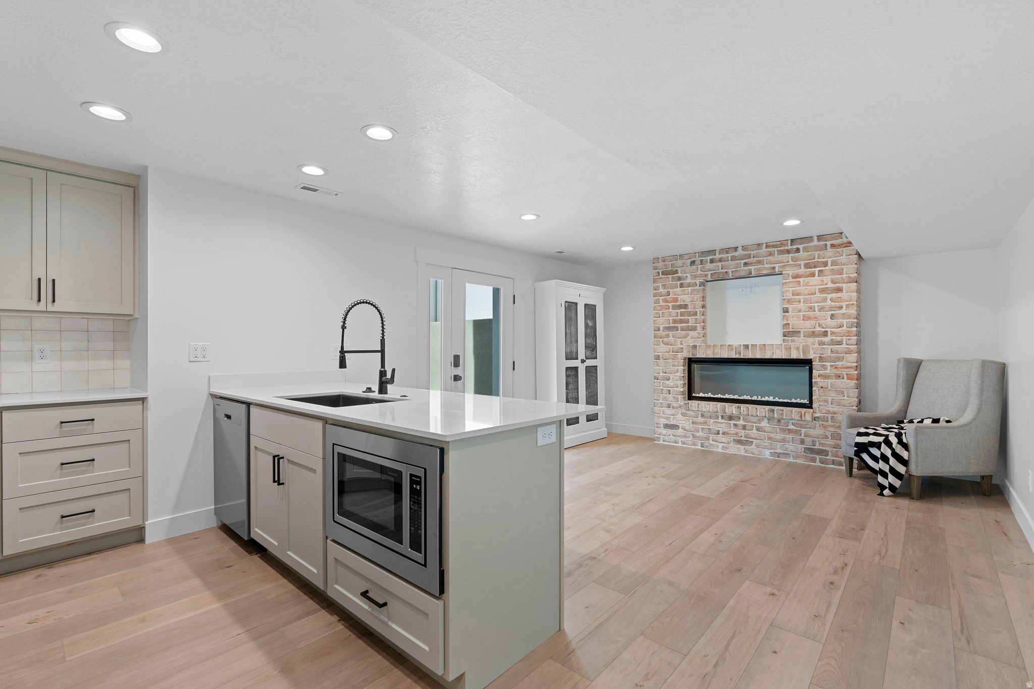 BRINGHURST - Residential Lease