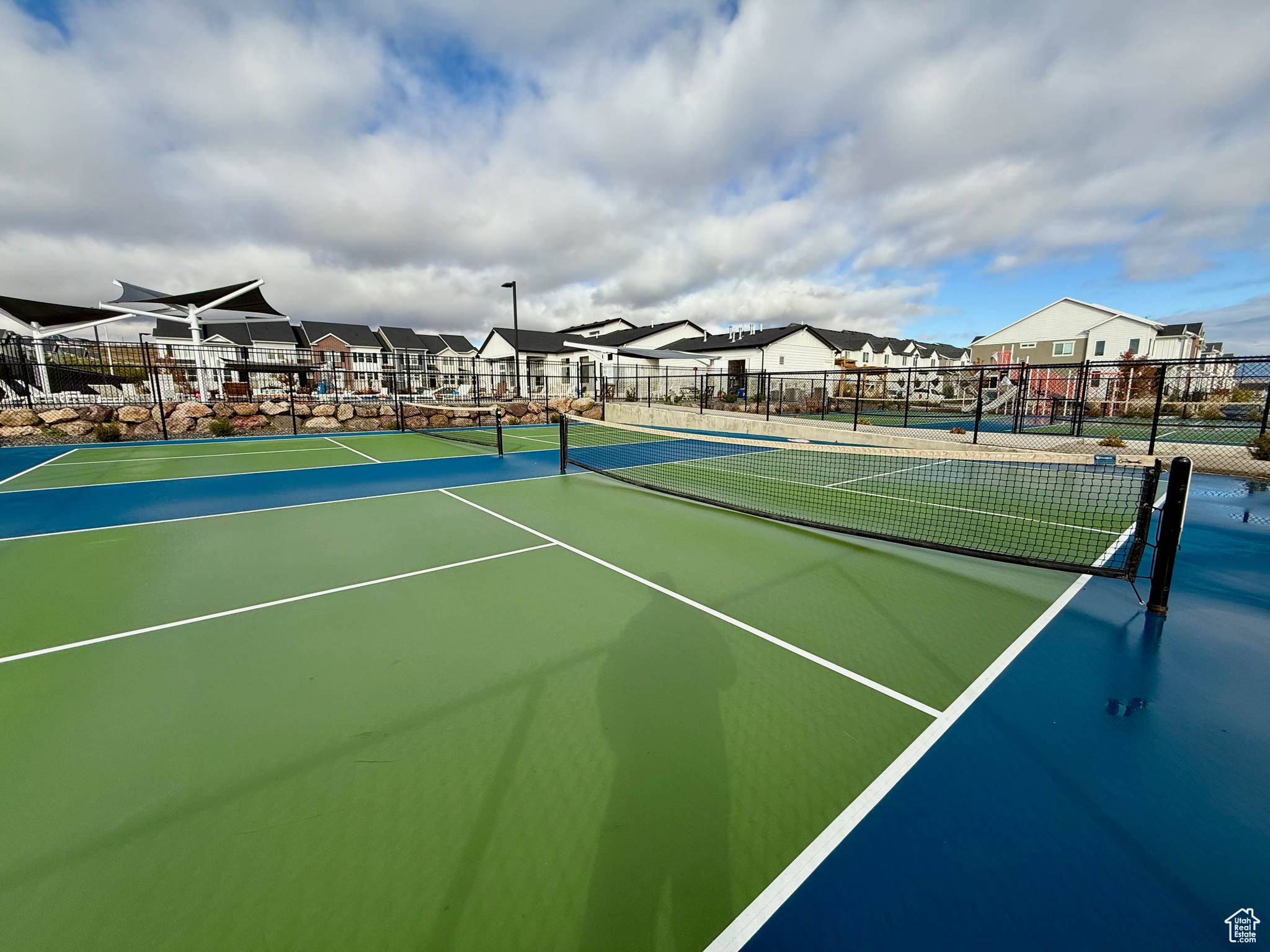 WILLOW POINT - Residential