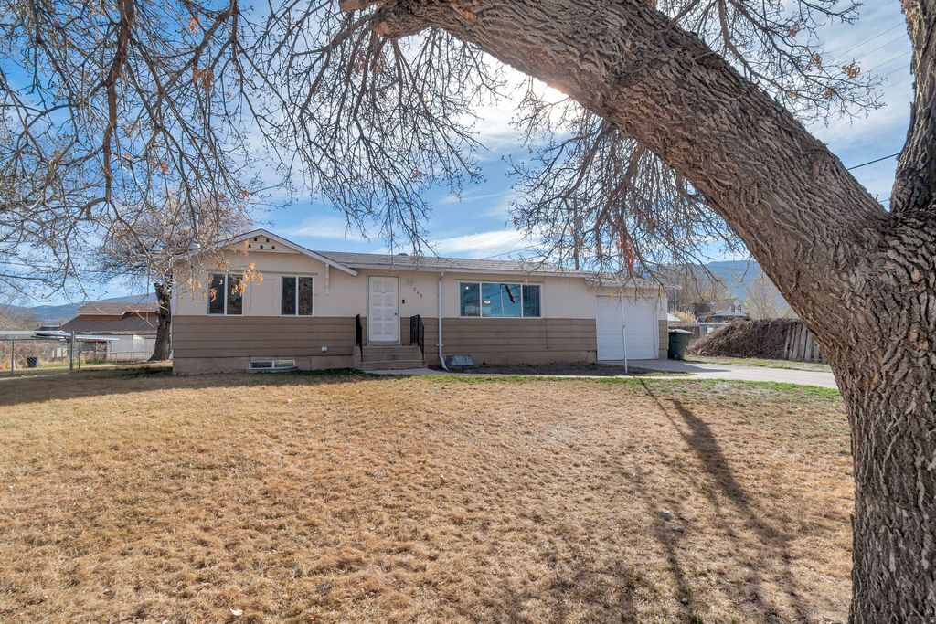 Photo of 260 N 200 W, Manti, UT 84642 (MLS # 2146291)