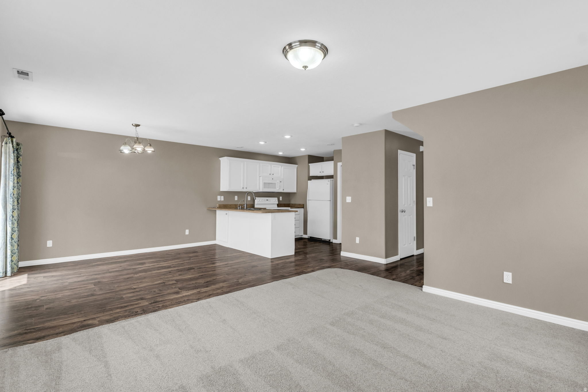 GATEWAY VILLAGE - Residential