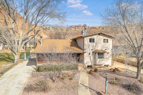 Photo of 188 W MAIN ST, Rockville, UT 84763 (MLS # 2132728)