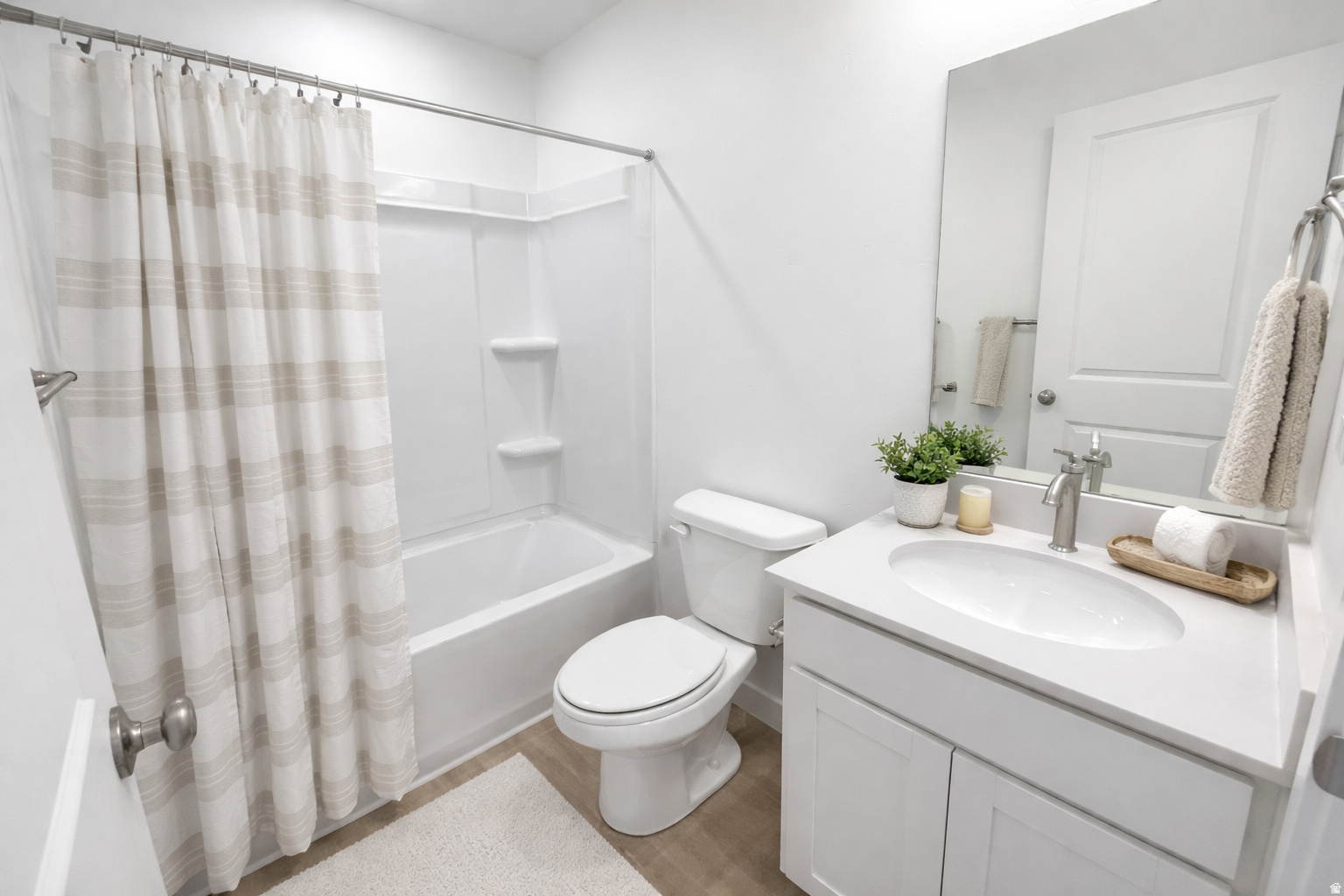 BEACON POINTE - Residential