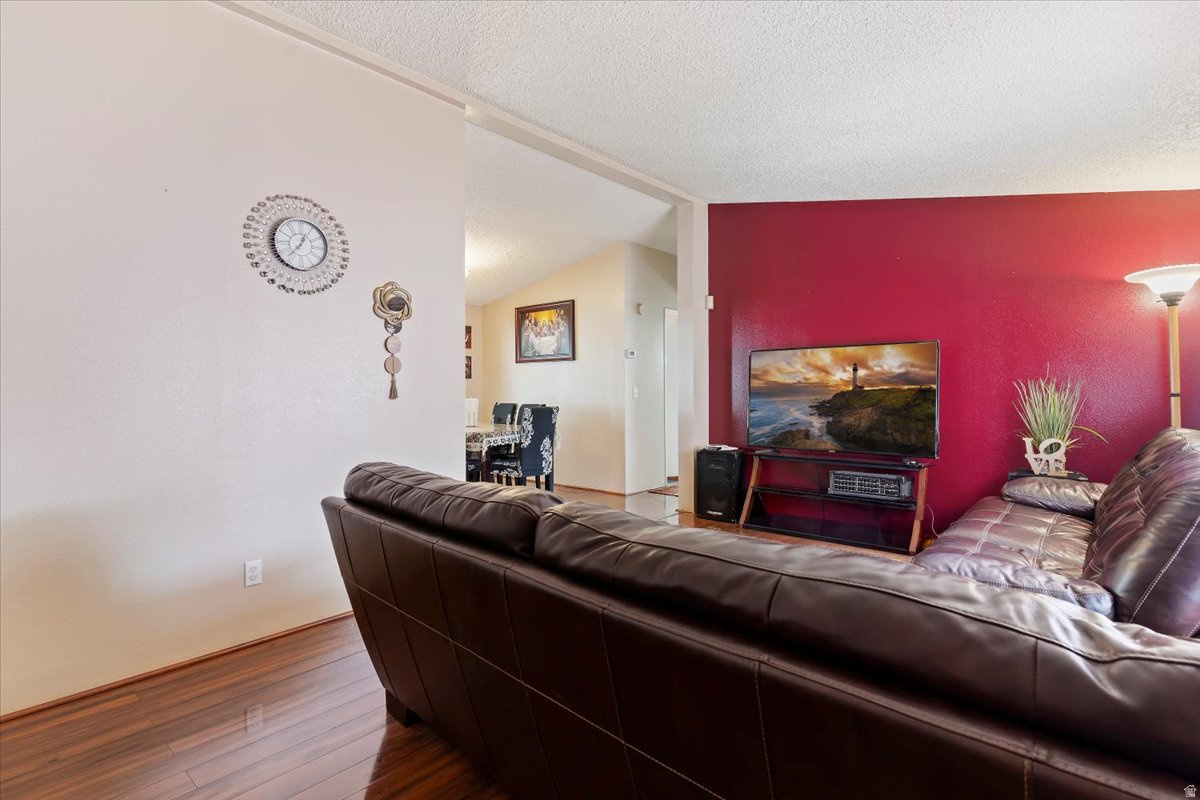 MEADOWBROOK - Residential