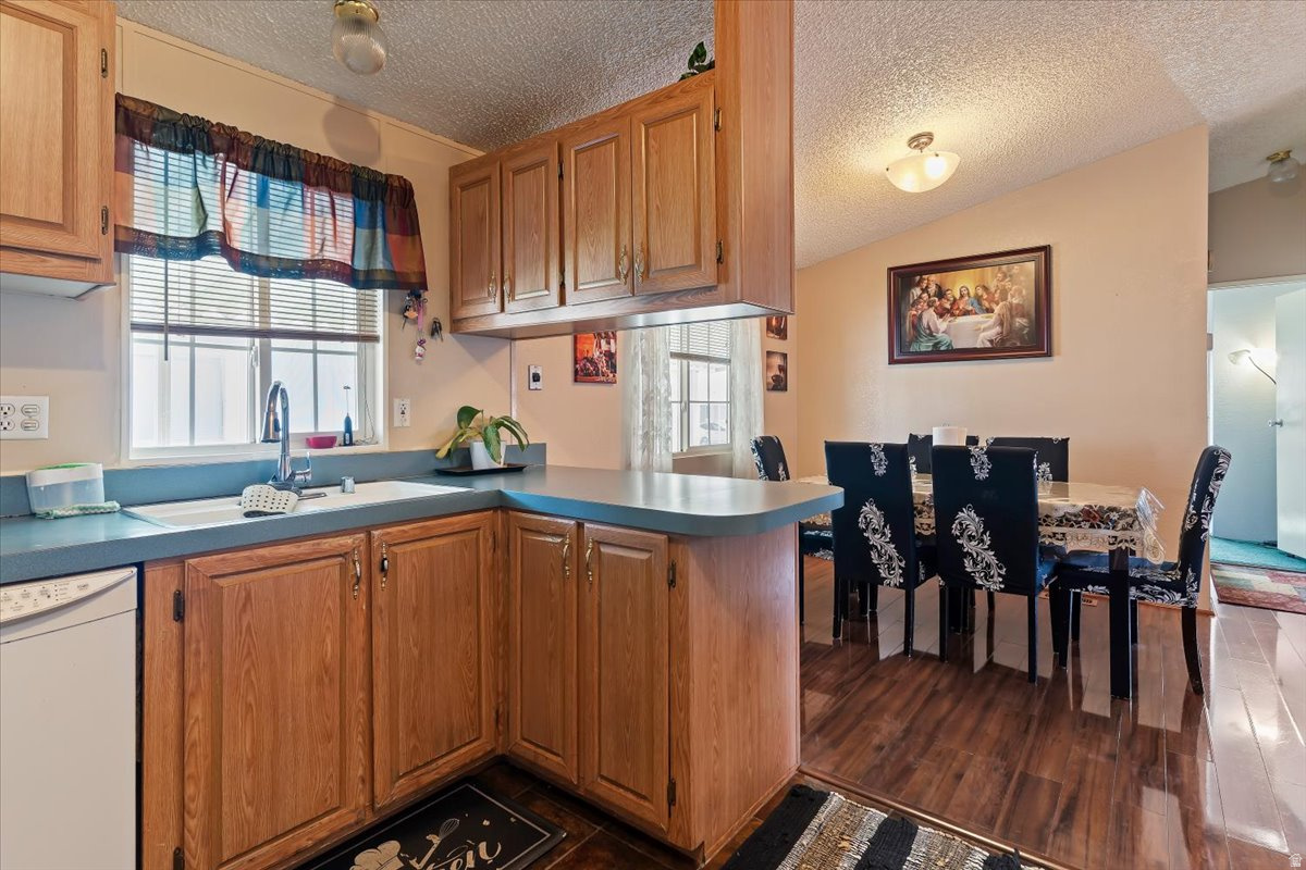 MEADOWBROOK - Residential