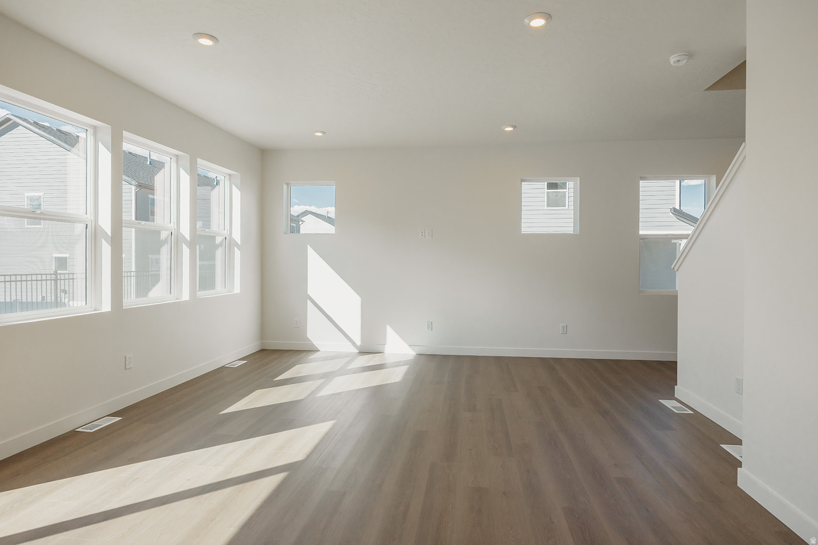 EAGLE HEIGHTS - Residential