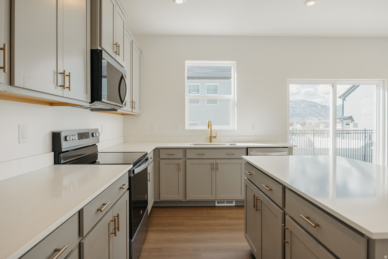 EAGLE HEIGHTS - Residential