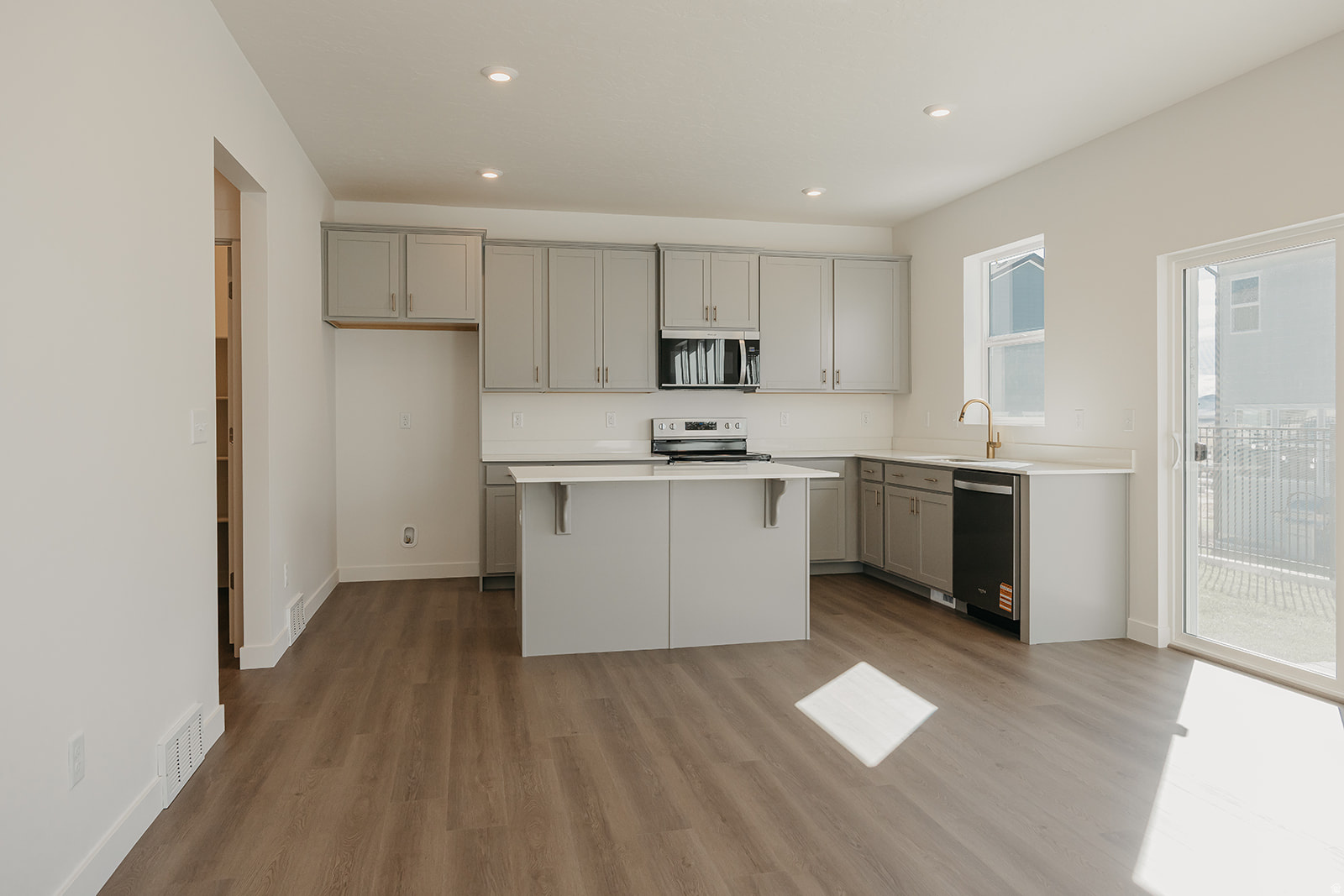 EAGLE HEIGHTS - Residential