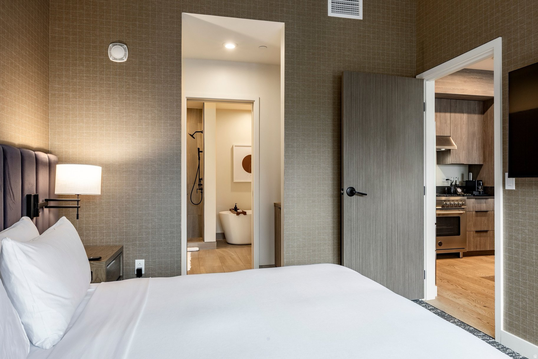 RC17 RESIDENCES AND - Residential