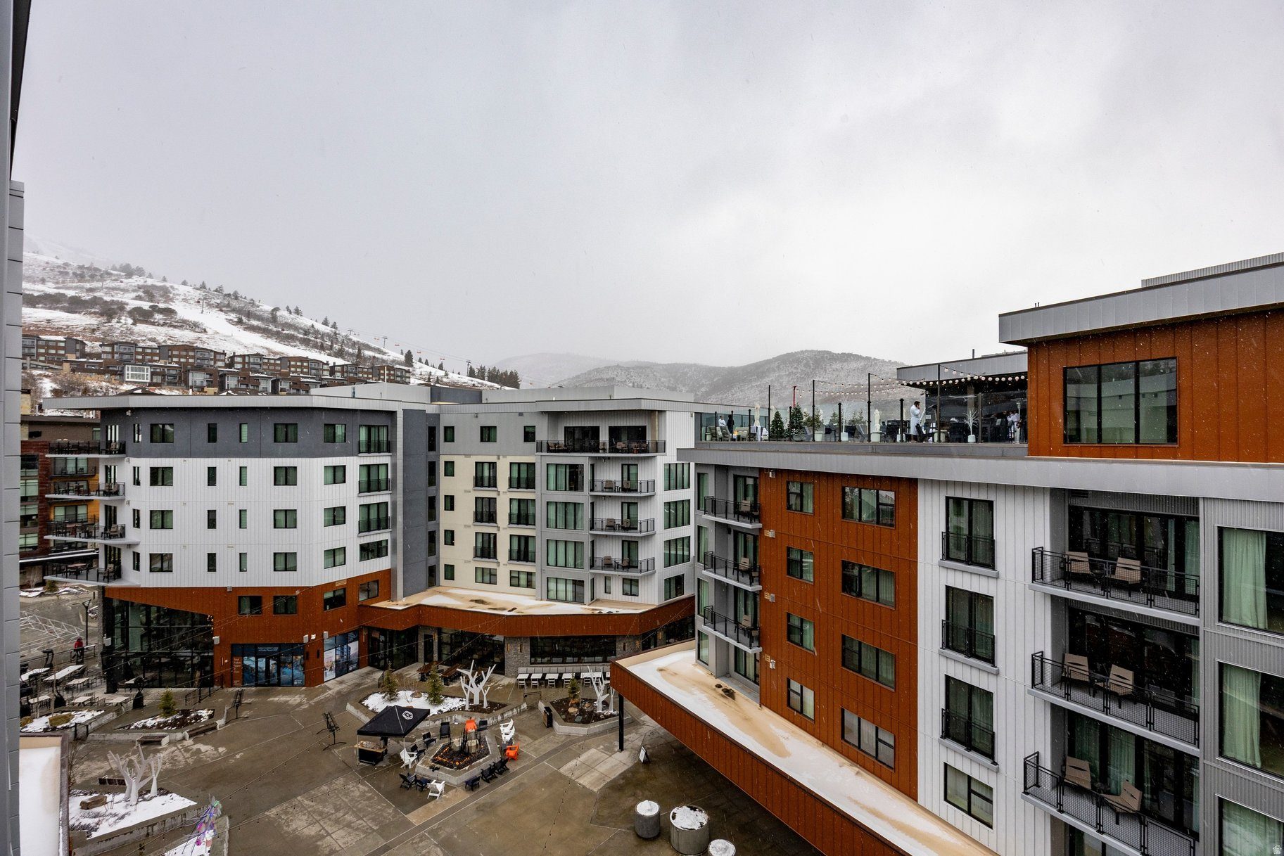 RC17 RESIDENCES AND - Residential