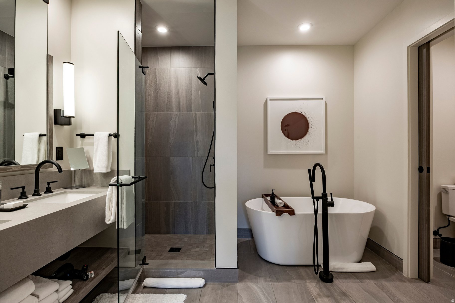 RC17 RESIDENCES AND - Residential