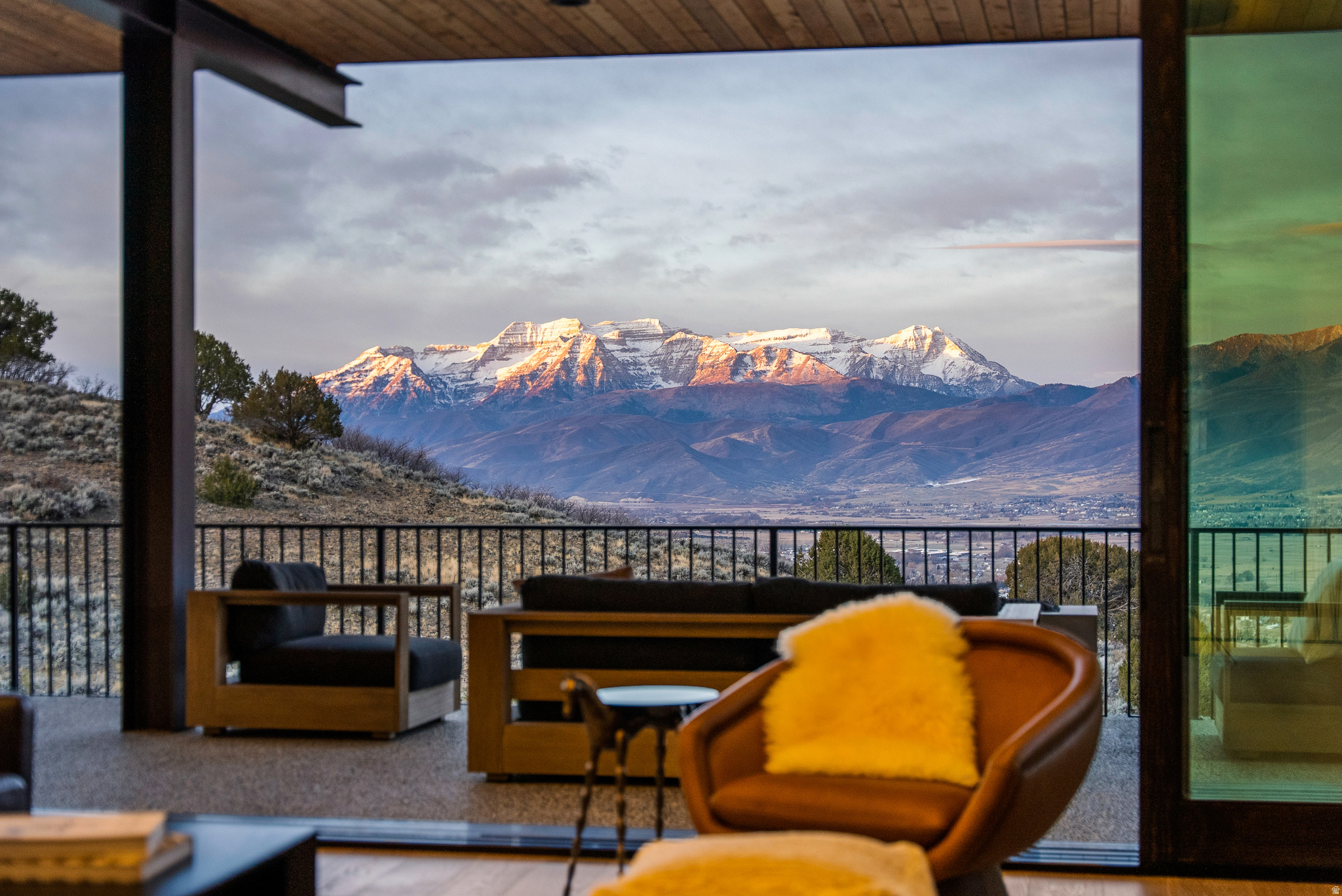 RED LEDGES - Residential