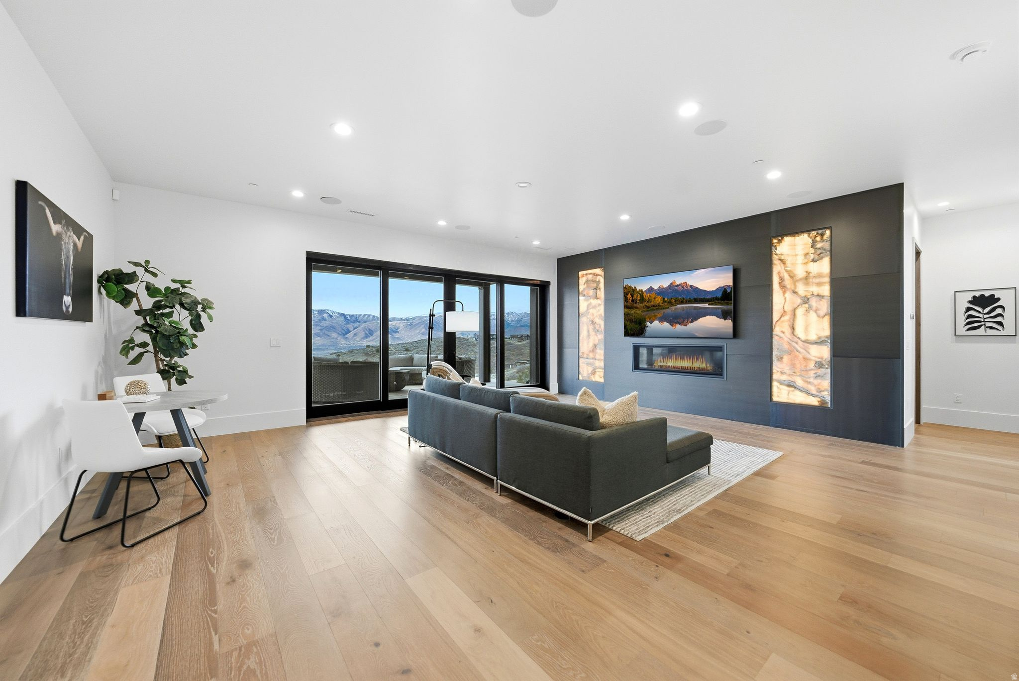 RED LEDGES - Residential