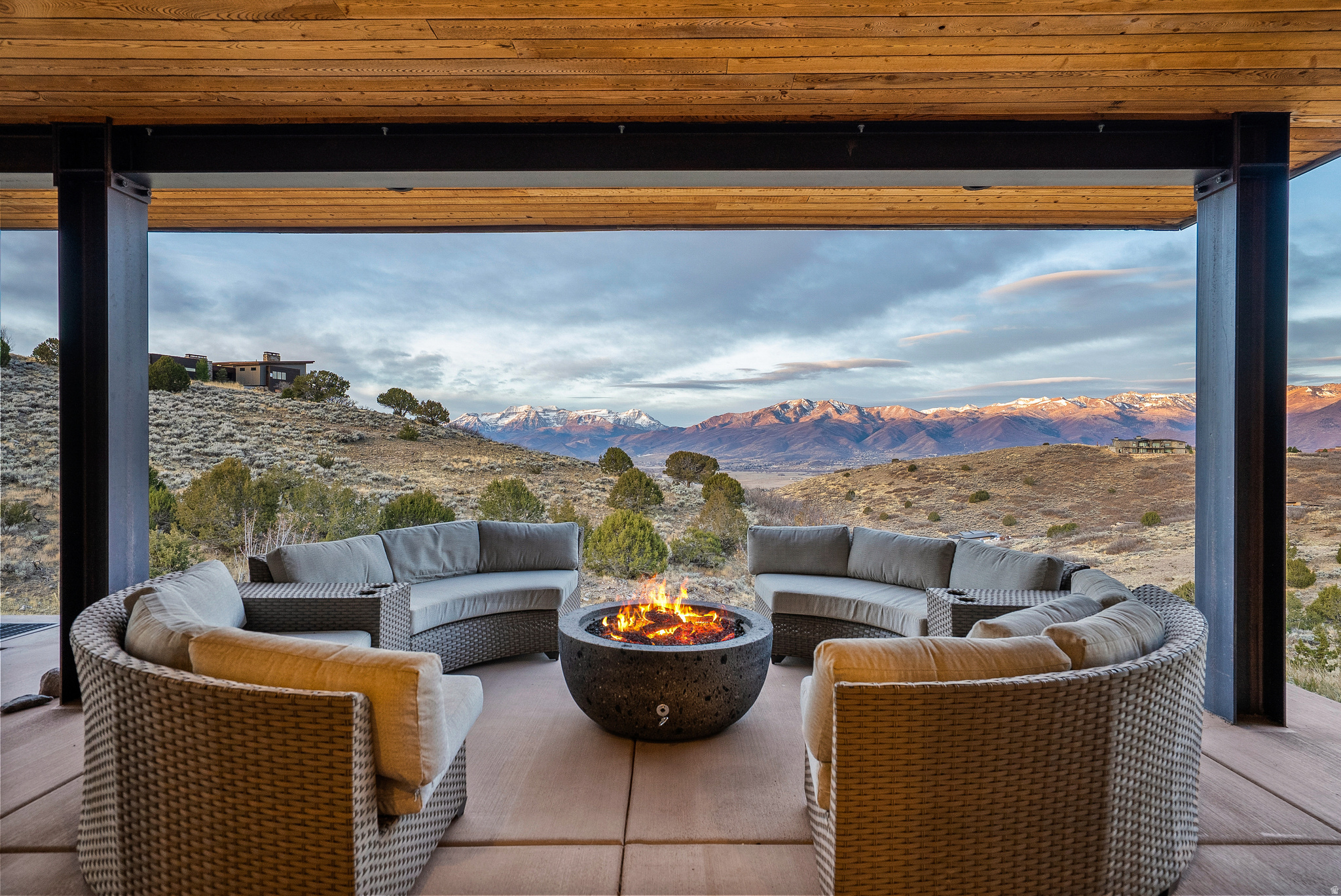 RED LEDGES - Residential